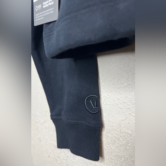 NEW Vuori Sedona Half Zip Sweater in Black - Picture 7 of 7